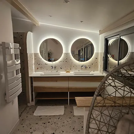 Nomade - Center 180m2, 4 Rooms, Garden & Pool Hébergement de vacances *